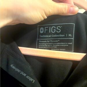 XL Black FIGS Maternity scrub top